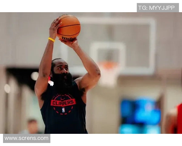 哈登失去绝平三分！末节超神为球队续命，小琼斯受伤快船大势已去